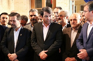 بازدید استاندار یزد از غرفه شرکت آب منطقه ای یزد در نمایشگاه دستاوردهای انقلاب 