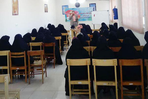 نشست‌ «مهارت‌های زندگی در اسلام» در کتابخانه «ایثار» یزد برگزار شد