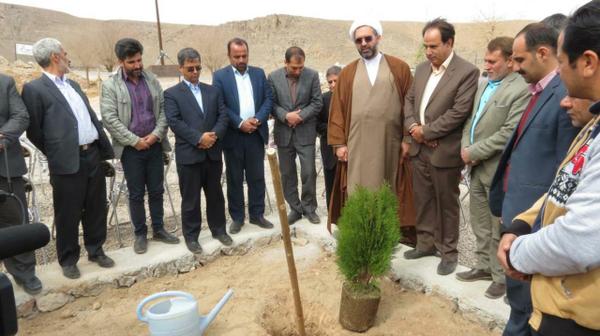 مراسم روز درختکاری در بوستان رهگذر فخرآباد مهریز