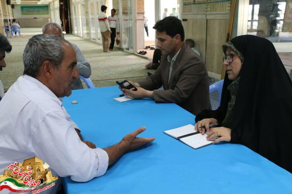  «میز خدمت» با حضور بخشداران مرکزی و بفروئیه میبد در مصلی برگزار شد 