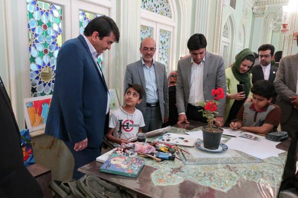 بازدید استاندار یزد از موزه آئینه و روشنایی به مناسبت روز جهانی موزه ها