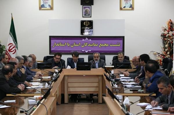 برای بهبود شرایط اقتصادی کشور باید روی سرمایه گذاری خارجی متمرکز شد