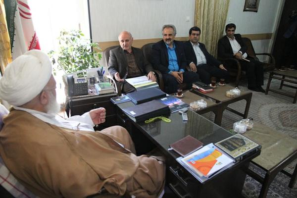 پنجمین نشست کمیته عالی کاهش پیک‌بار استان یزد با حضور نماینده ولی‌فقیه و امام‌جمعه یزد