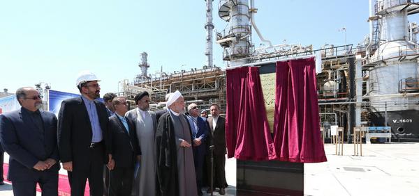 با حضور رئیس جمهور؛ طرح های توسعه ای شرکت پالایش نفت تبریز افتتاح شد