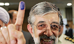 در راهپيمايي خودجوش مردمي در نماز جمعه تهران اعلام شد: حدادعادل: حمايت از احمدي‌نژاد را لازم و ضروري مي‌دانم 
