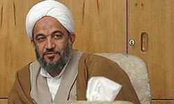 نظر مرتضي آقا تهراني : من معتقدم احمدي نژاد انسان متحولي است که از مرحله شجاعت گذشته و خيلي بي باک است 