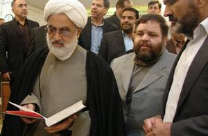همزمان با آغاز هفته کتاب و کتابخوانی؛ جشن بزرگ اهدای کتاب در یزد انجام شد همزمان با آغاز هفته کتاب و کتابخوانی؛ جشن بزرگ اهدای کتاب در یزد انجام شد