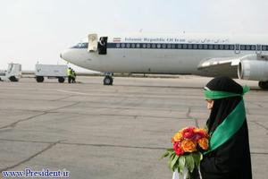 رييس جمهور صبح امروز چهارشنبه وارد استان يزد شد(سفر سوم رییس جمهور به یزد (32)) رييس جمهور صبح امروز چهارشنبه وارد استان يزد شد(سفر سوم رییس جمهور به یزد (32))