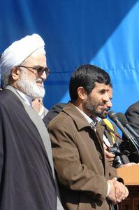  پيام تسلیت دکتر احمدی نژاد رييس جمهور به مناسبت درگذشت حجت الاسلام صدوقی امام جمعه فقید يزد 