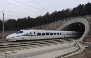 در رسانه ها:فناوری قطارهای سریع مال ماست:اتهام دزدی ژاپن به چین + عکس