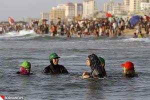 عکس؛شنای زنان در سواحل غزه