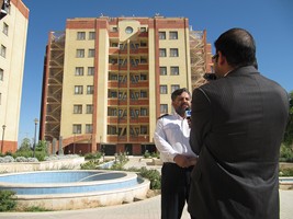 بازدید کارشناسان و مدیر عامل سازمان آتش نشانی از مجتمع های مسکونی شهریزد