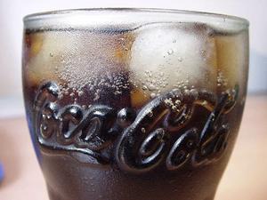  12  کاربرد اعجاب انگیز  کوکا وپپسی کولا به  جز خوردن! شک دارید امتحان کنید !!!