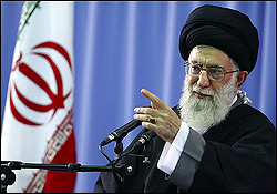 بازخوانی سخنان رهبر انقلاب؛ بکارگیری احساسات مردم در جهت اختلاف تا انتخابات، خیانت به کشور است