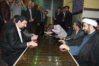 تصاویری از ادای احترام  محسن رضایی کاندیدای احتمالی ریاست جمهوری به صدوقی ها