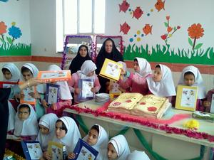 کتابداران کتابخانه شهدای نعیم آباد میهمان دانش‌آموزان دبستان علوم قرآنی یزد