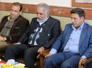 تقدیر ستاد دکتر روحانی در طبس از معاون منابع انسانی استاندار