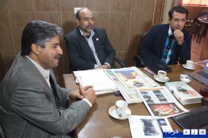 بازدید مدیر عامل جمعیت هلال احمر استان از تلاش هفته نامه یزد آوا  در انتشار ویژه نامه نوروزی شهرداری یزد+گزارش تصویری 