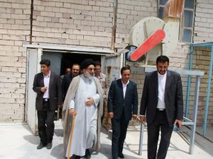 بازدید معاون استاندار وفرماندار ویژه شهرستان طبس از کارخانه نوین سرام شهرستان طبس