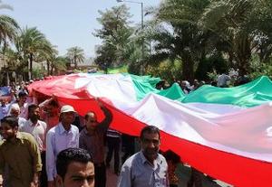 مردم روزه دار طبس، روز قدس صحنه ای از انسانیت آفریدند + تصاویر (2 نظر)