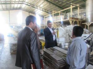 به مناسبت هفته دولت فرماندار مهریز از تعدادی از واحد های صنعتی در شهرکهای صنعتی مهریز بازدید کرد 