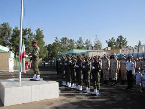اجرای صبحگاه مشترک نیروهای نظامی و انتظامی شهرستان بهاباد