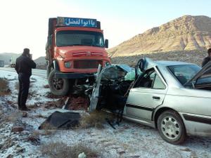 1 کشته نتیجه برخورد یک دستگاه بنز تک با خودورو سواری پارس در محور علی آباد تفت - ابرکوه