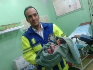 تولد نوزاد به دست تکنسینهای اورژانس