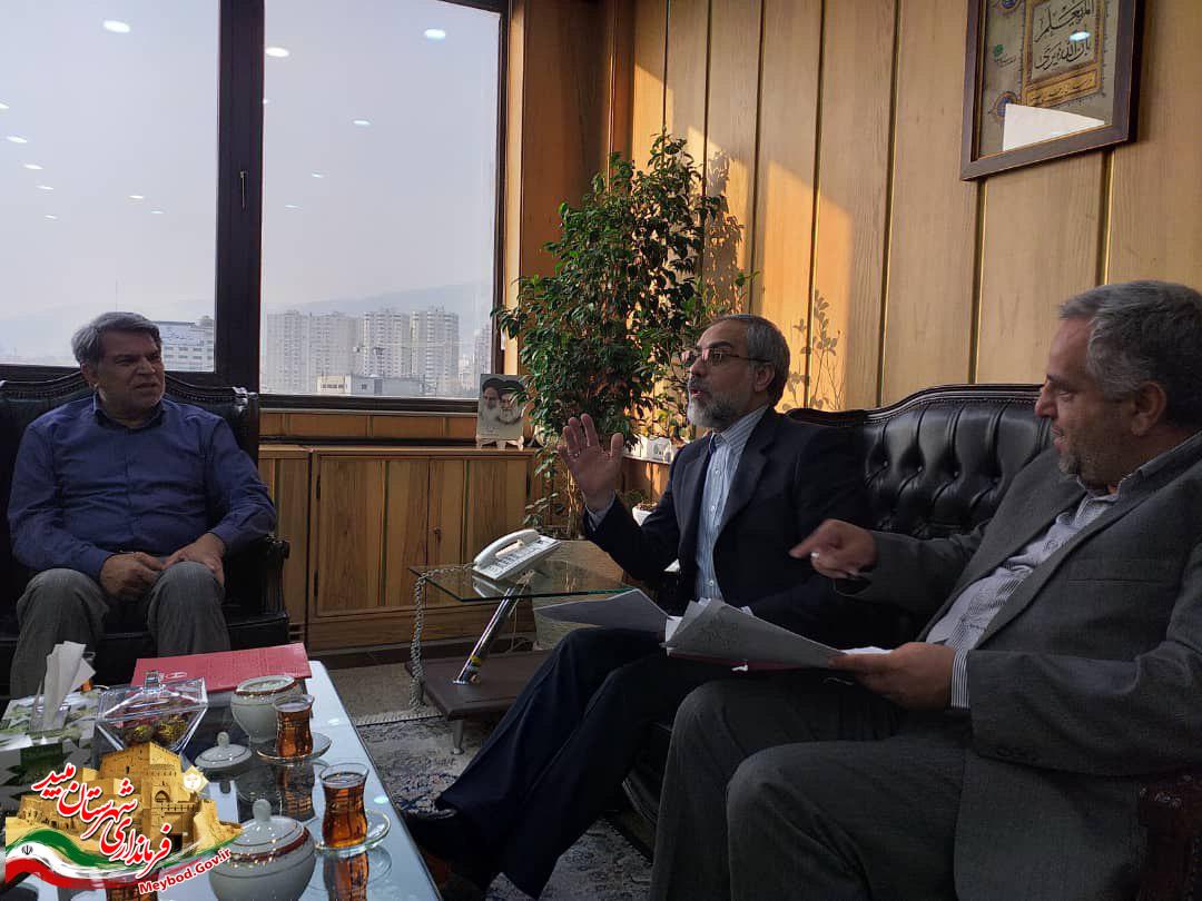 پیگیری مسائل و مشکلات شهرستان در سفر فرماندارمیبد به تهران