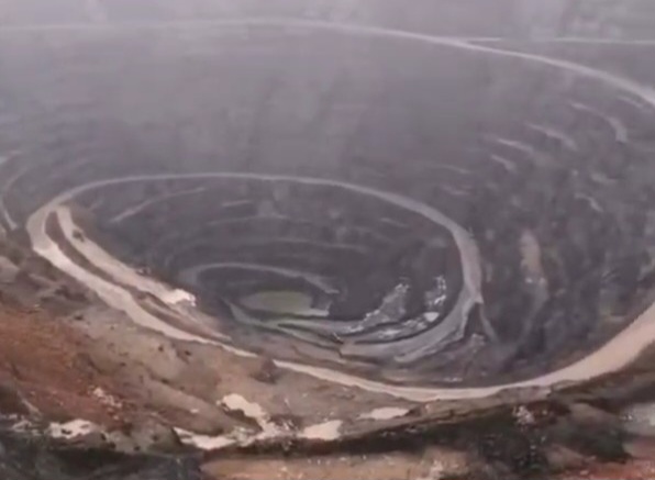 فیلم| معدن چغارت بافق در بارندگی امروز